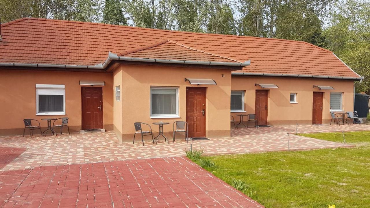 Angyal Apartman Cserkeszőlő Eksteriør bilde