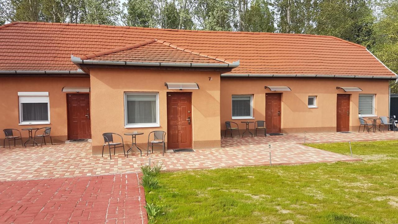 Angyal Apartman Cserkeszőlő Eksteriør bilde